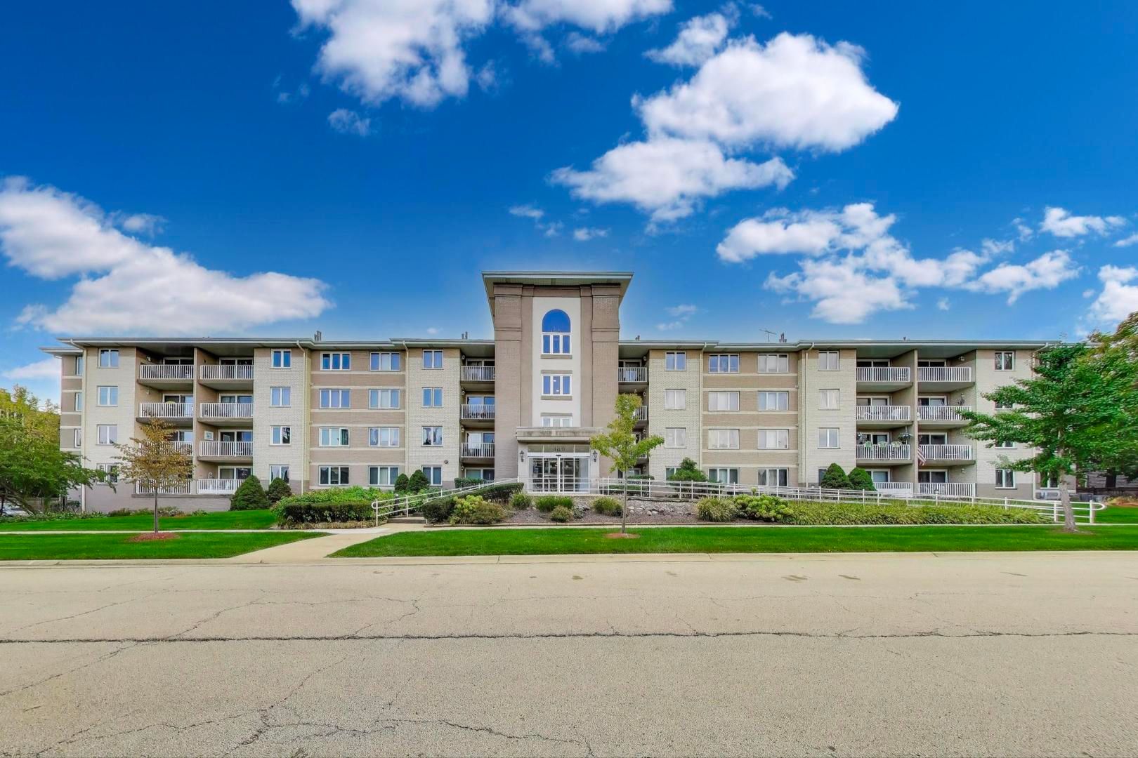 440 E Montrose Avenue #402 — Wood Dale, IL 60191