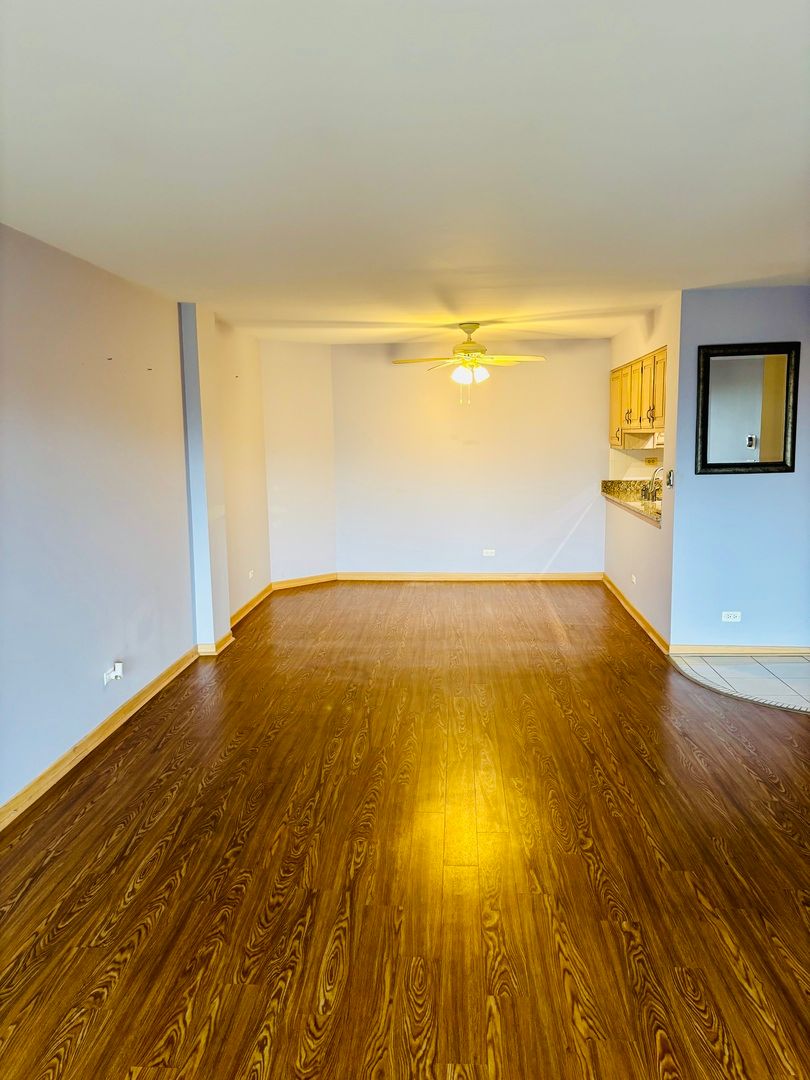 440 E Montrose Avenue #402, Wood Dale, IL 60191