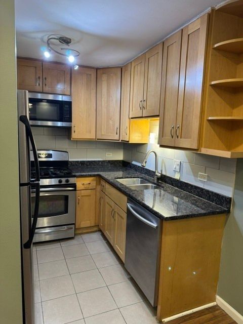 247 N Neltnor Boulevard #E2D, West Chicago, IL 60185
