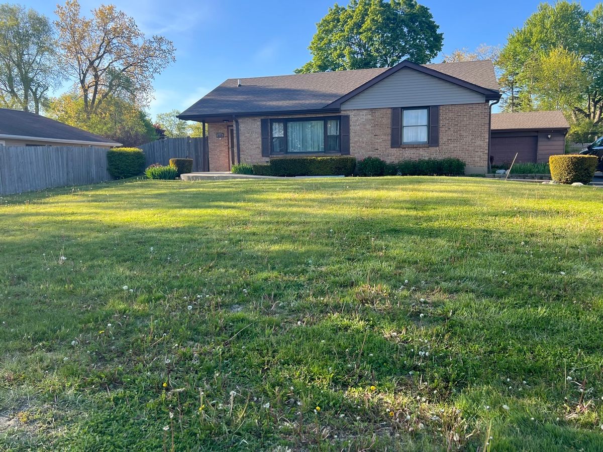 2130 Hawthorne Lane, Waukegan, IL 60087