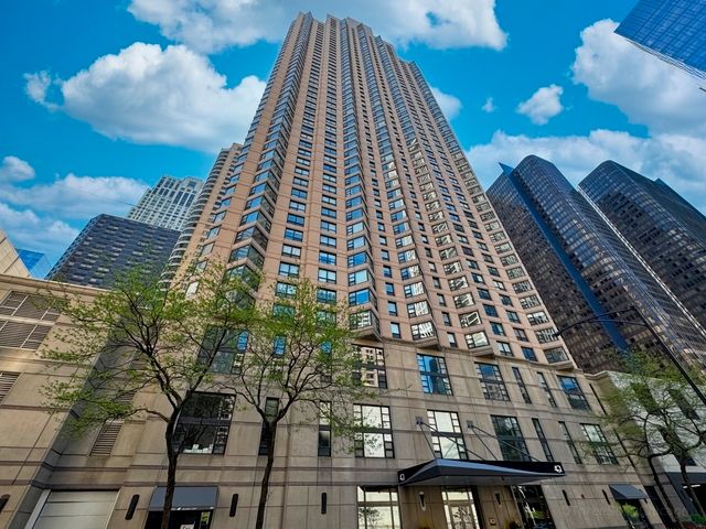 401 E ONTARIO Street #2206 — Chicago, IL 60611