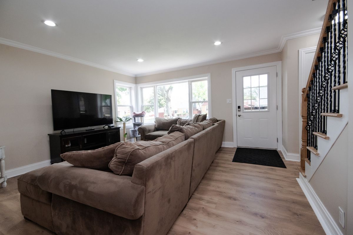 3142 SUNSET Lane, Franklin Park, IL 60131