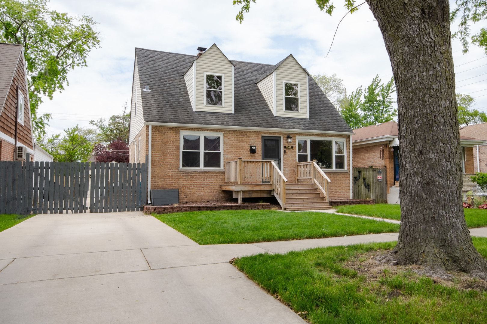 3142 SUNSET Lane — Franklin Park, IL 60131