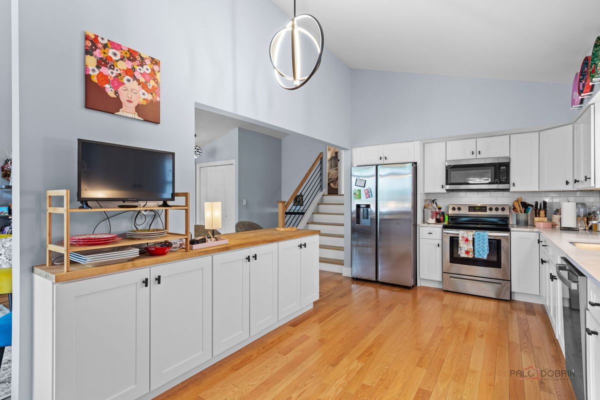 8800 Kostner Terrace, Skokie, IL 60076