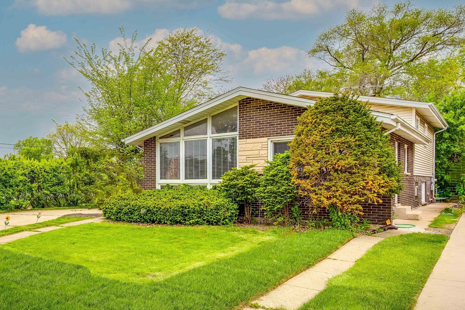 8800 Kostner Terrace — Skokie, IL 60076