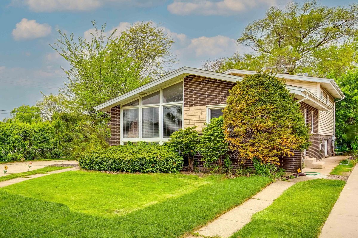 8800 Kostner Terrace, Skokie, IL 60076