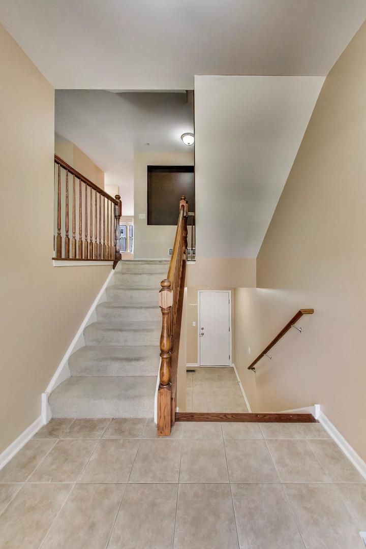 932 Tuscany Drive, Streamwood, IL 60107