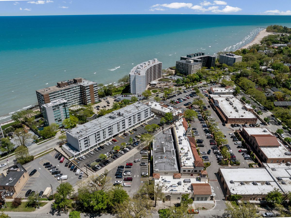 1625 Sheridan Road #206, Wilmette, IL 60091