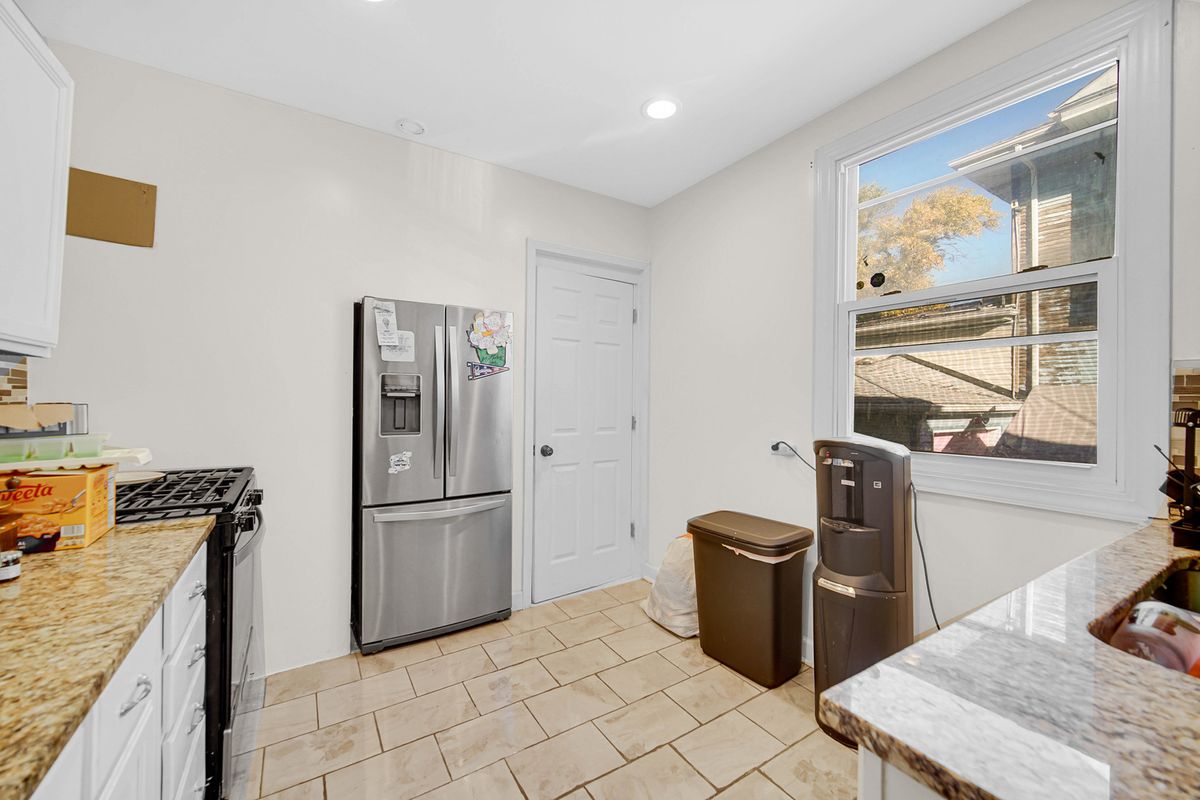 310 S 2ND Avenue N, Maywood, IL 60153