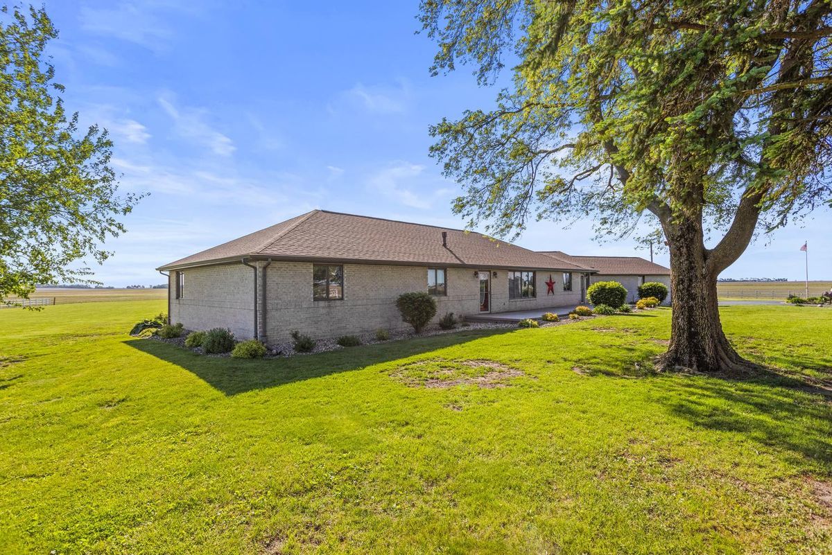 12317 N 1100 East Road, Catlin, IL 61817