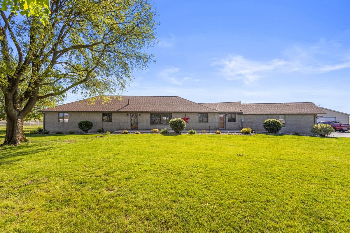 12317 1100 East Road, Catlin, IL 61817