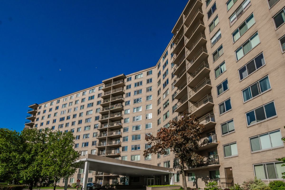 6933 Kedzie Avenue, Chicago, IL 60645