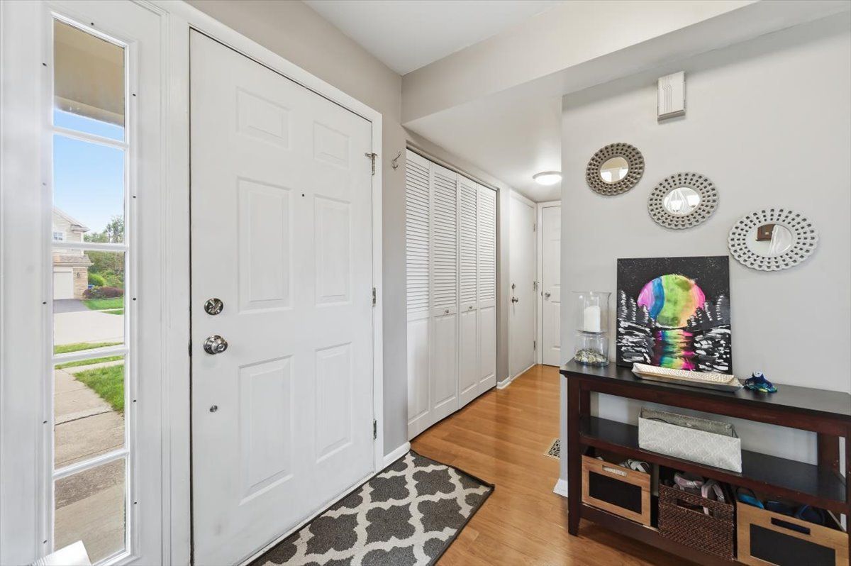 570 W Camden Lane, South Elgin, IL 60177