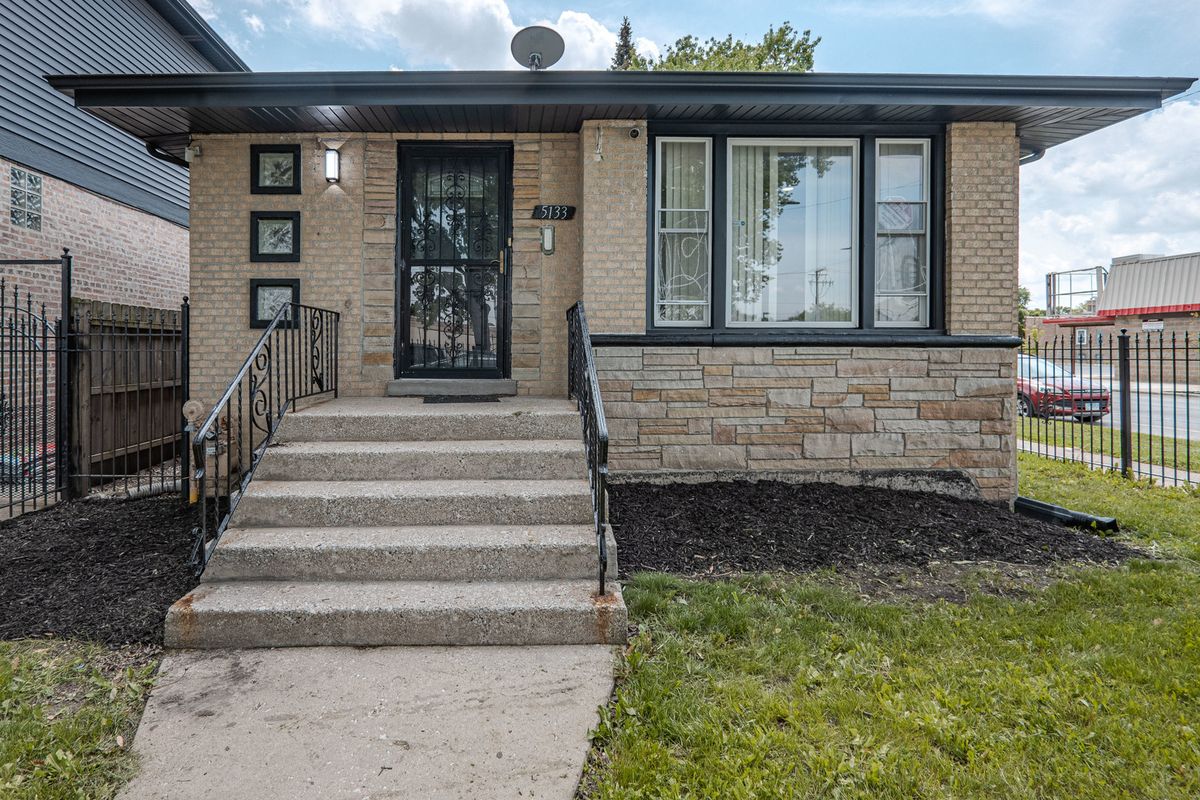 5133 Monroe Street, Chicago, IL 60644