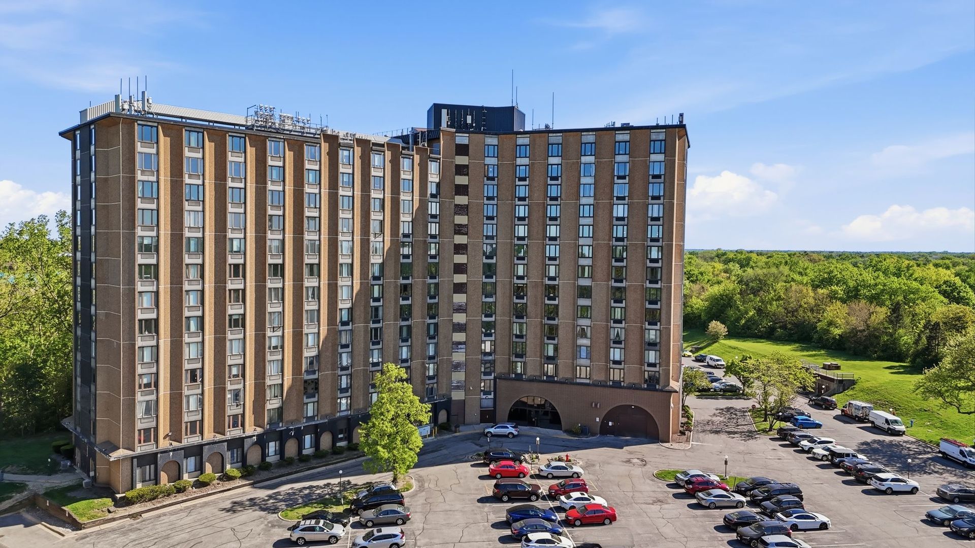 1 Renaissance Place #816 — Palatine, IL 60067