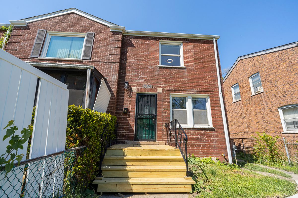 734 105th Street, Chicago, IL 60628