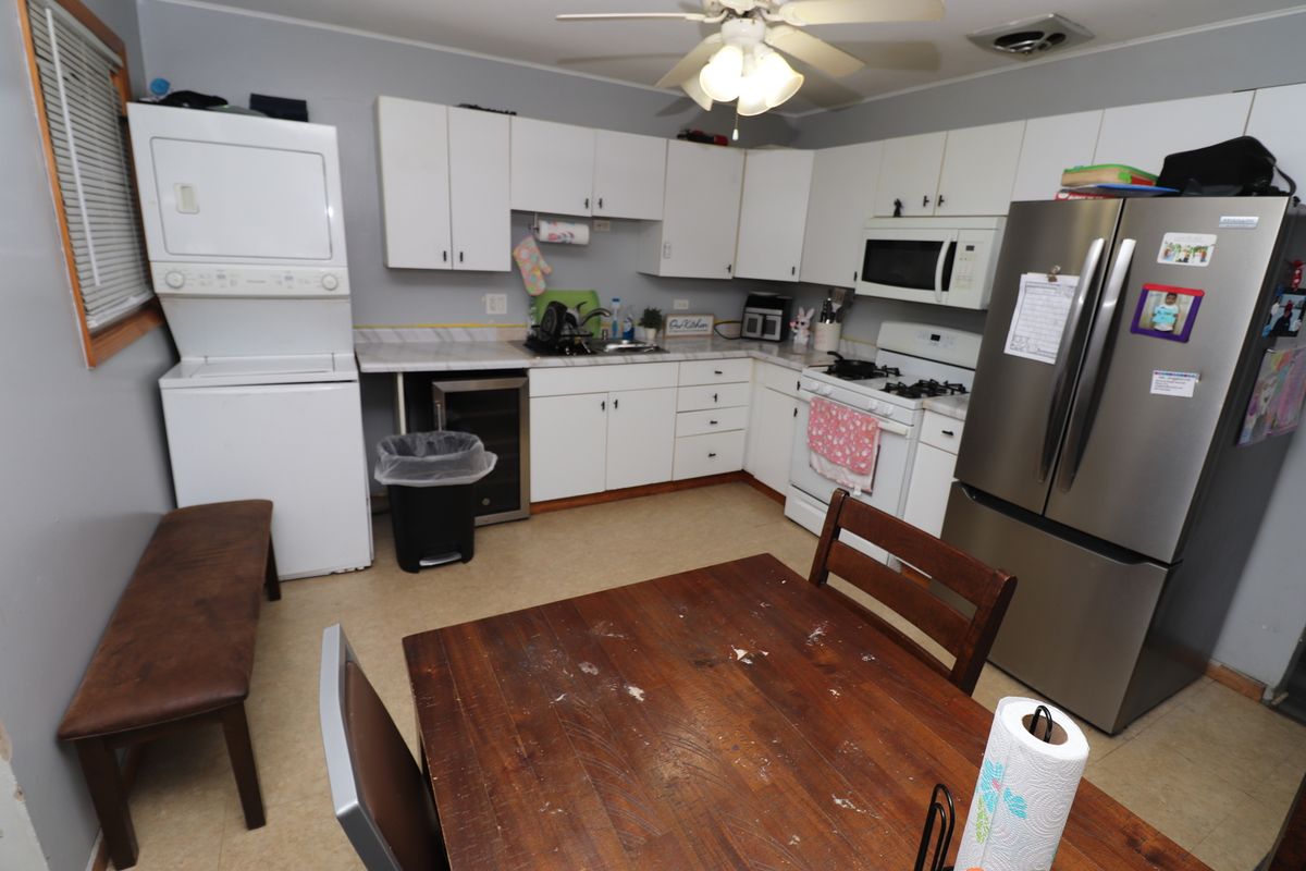 2702 Saint James Street, Rolling Meadows, IL 60008