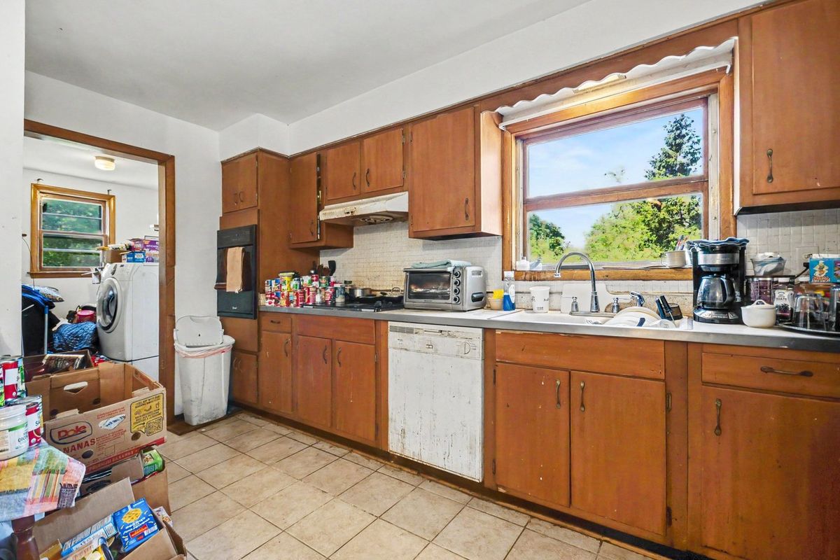 N350 County Farm Road, Winfield, IL 60190