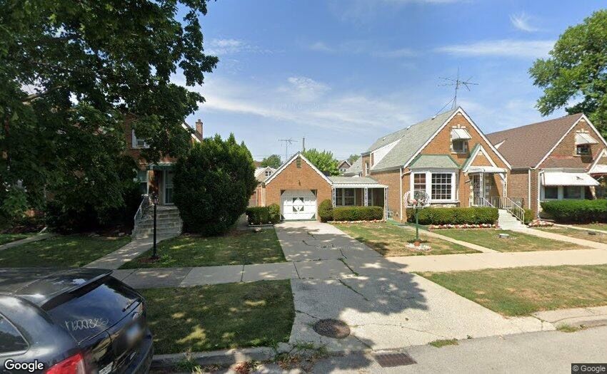 10210 S Rhodes Avenue — Chicago, IL 60628