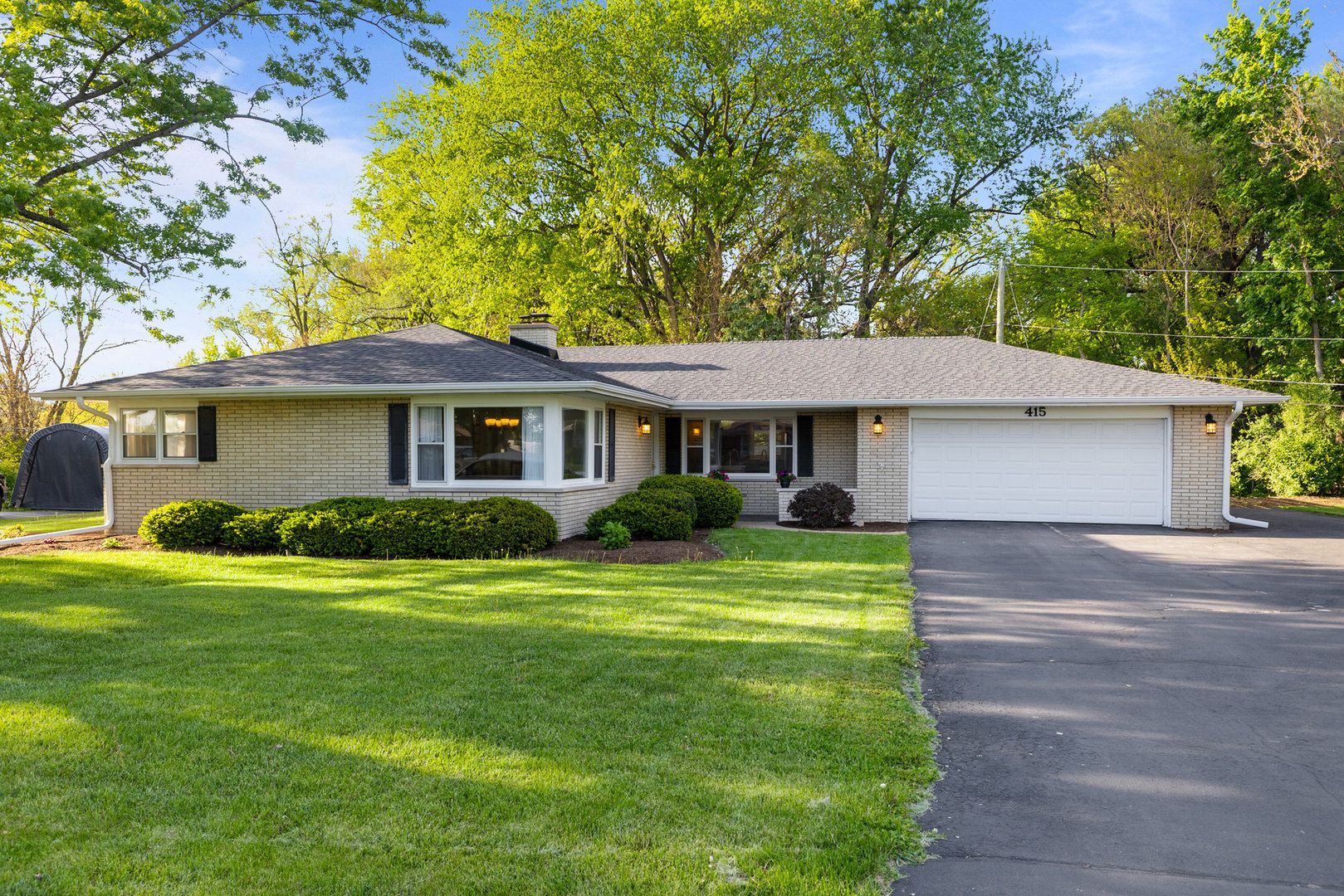 415 Maplewood Drive — Sycamore, IL 60178