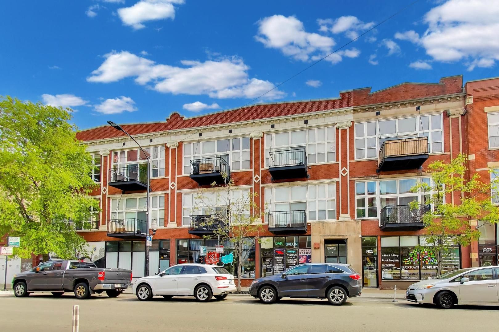 1907 N MILWAUKEE Avenue #306 — Chicago, IL 60647