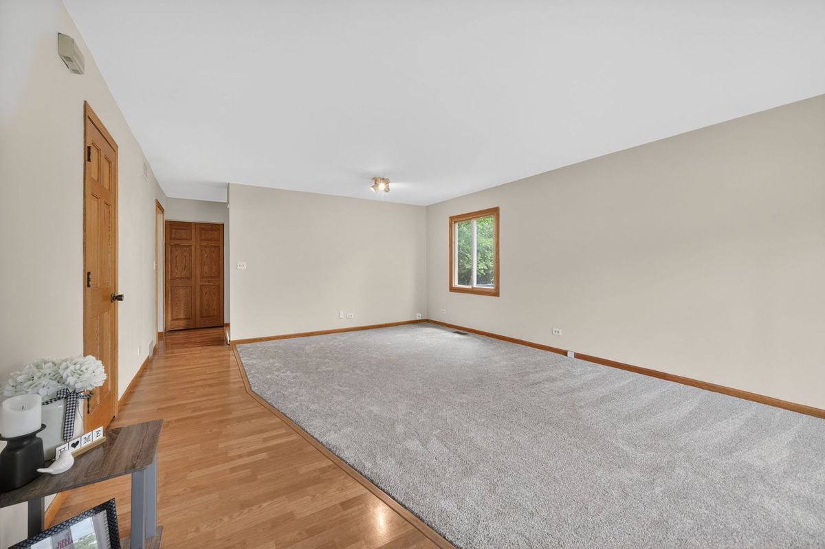 S075 Pleasant Hill Road, Wheaton, IL 60187