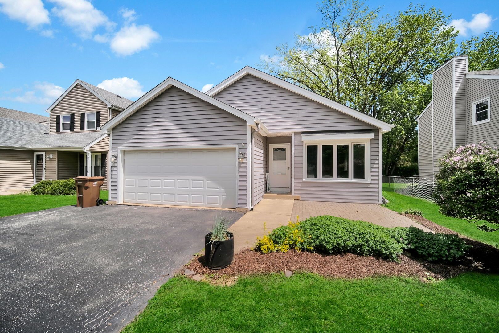 S075 Pleasant Hill Road — Wheaton, IL 60187