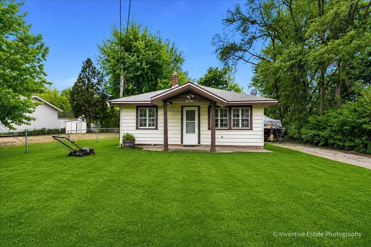 26481 W Springwell Avenue, Antioch, IL 60002