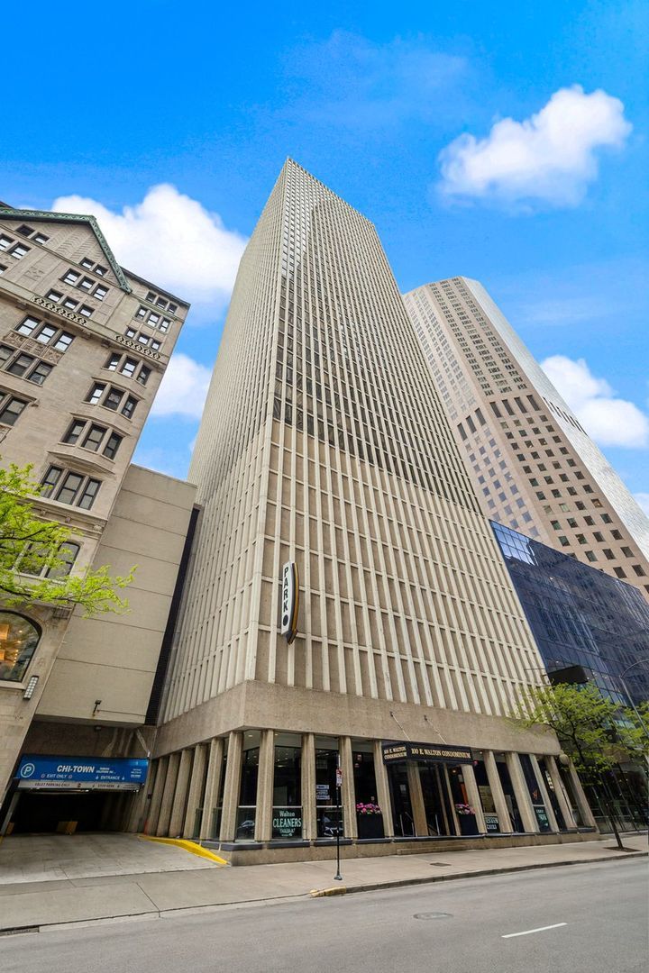 100 Walton Street, Chicago, IL 60611