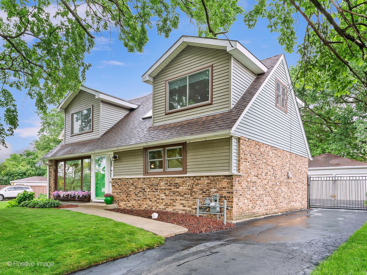875 S York Street, Elmhurst, IL 60126