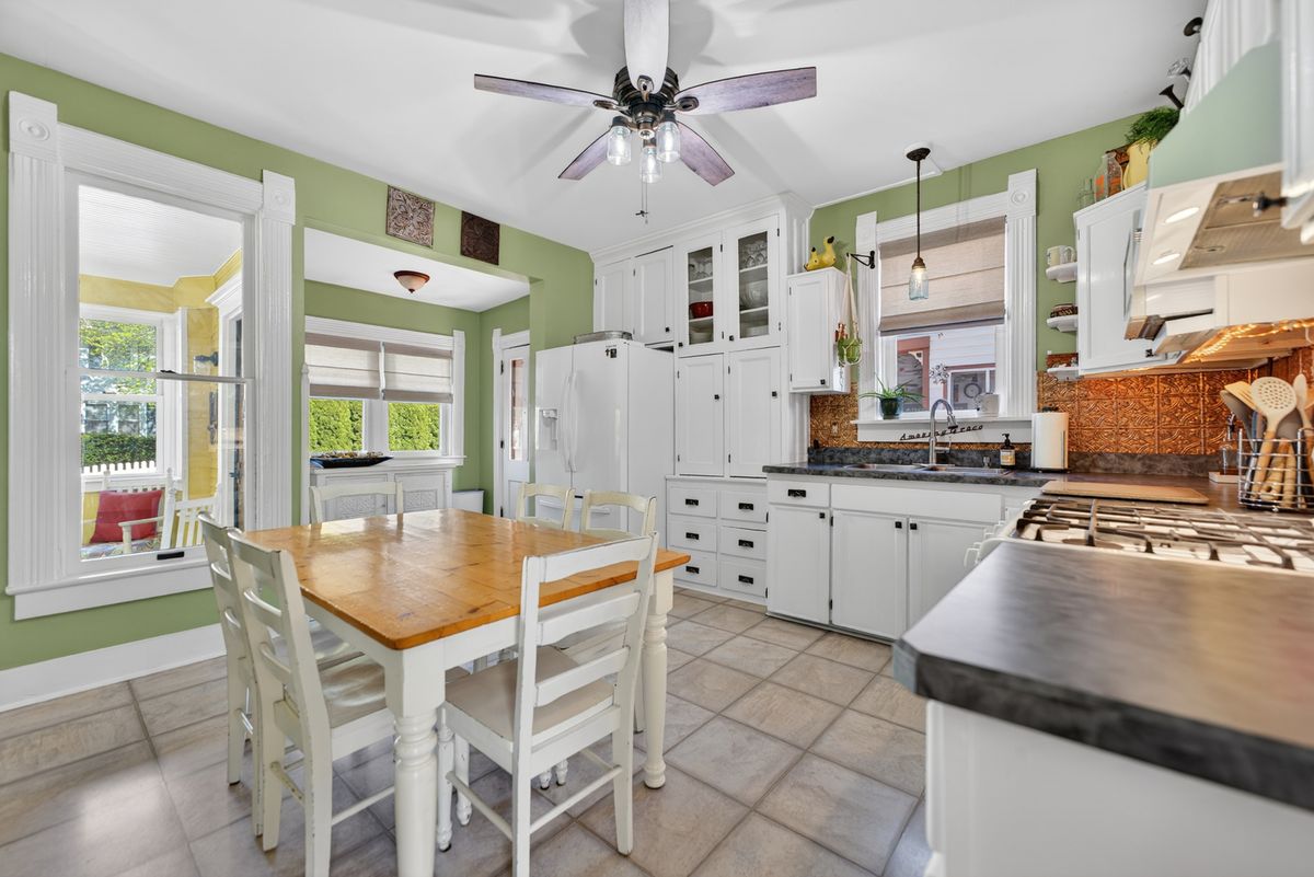 439 W Grant Highway, Marengo, IL 60152