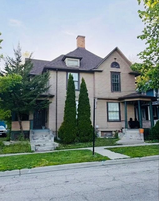 356-358 N Spring Street, Elgin, IL 60120