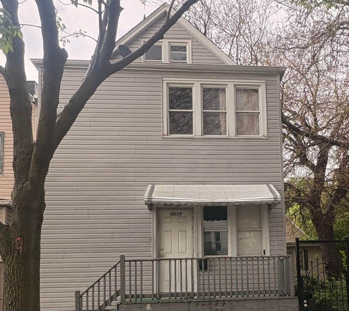 4015 Maplewood Avenue, Chicago, IL 60632