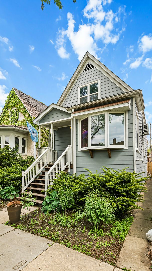 4127 Richmond Street, Chicago, IL 60618