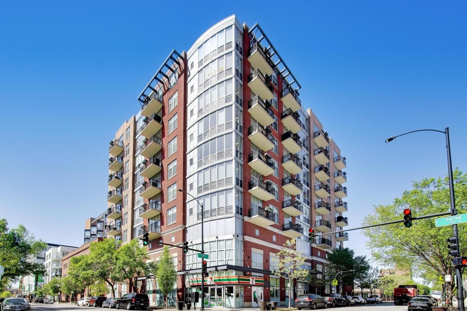 1201 W Adams Street #805 — Chicago, IL 60607