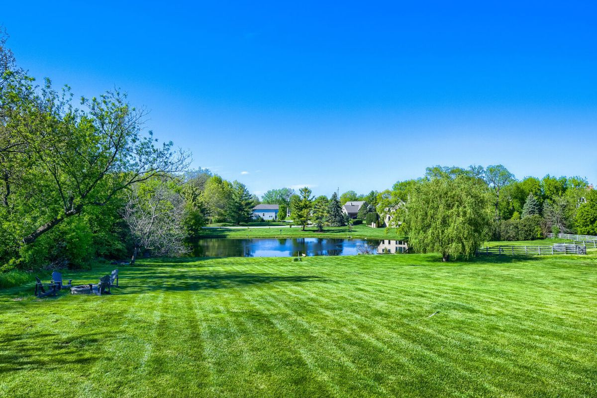 22888 W North Lakewood Lane W, Lake Zurich, IL 60047
