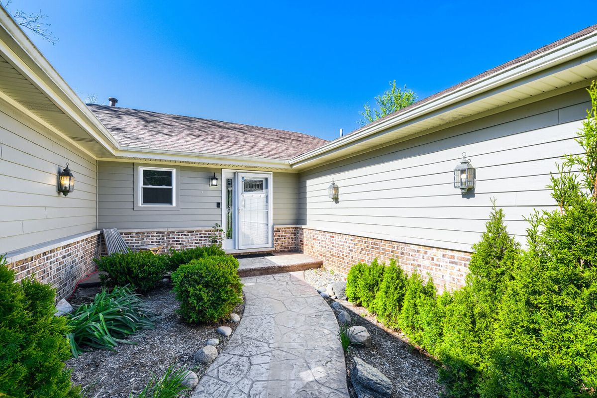 22888 W North Lakewood Lane W, Lake Zurich, IL 60047