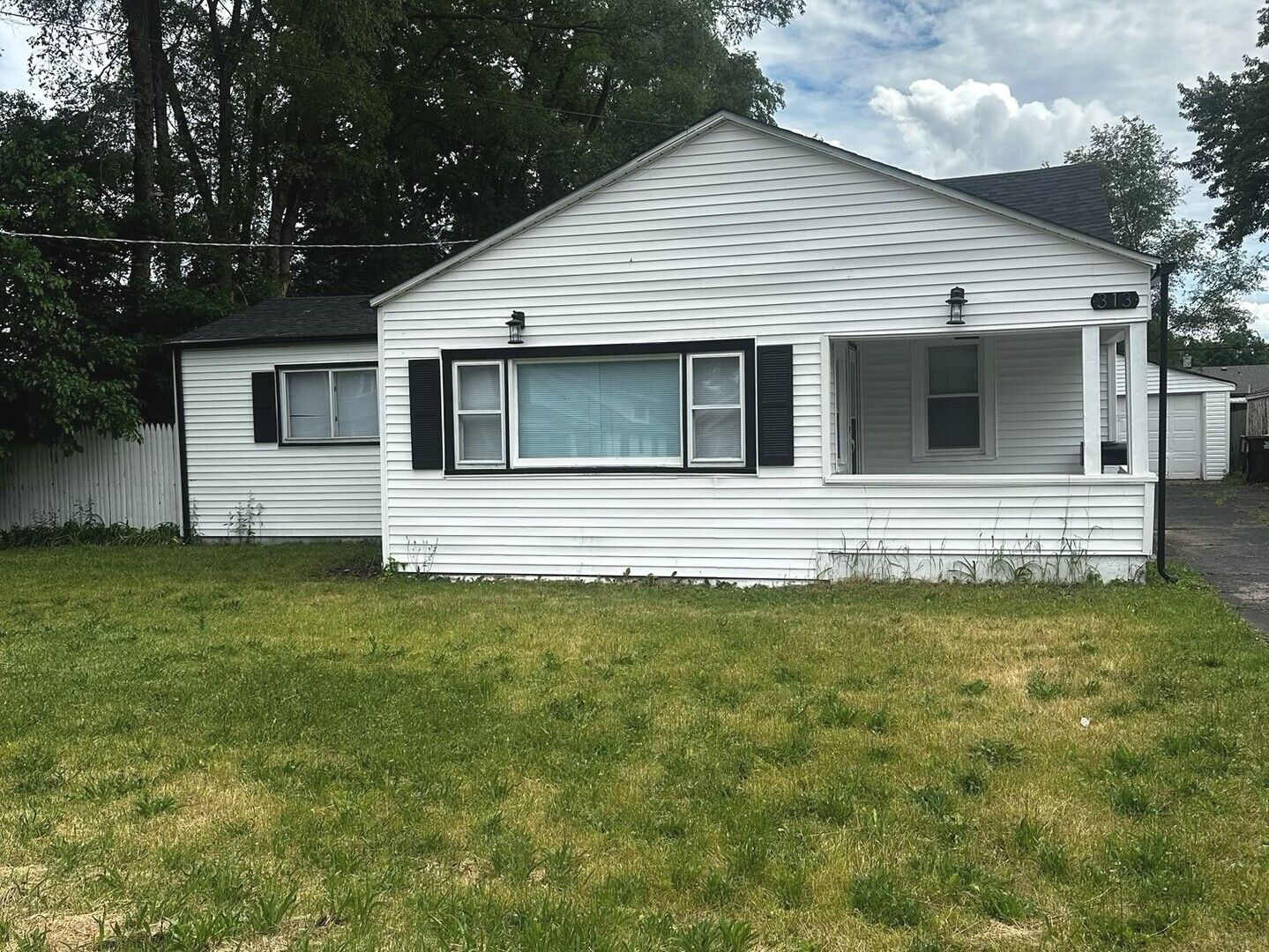313 Grand Boulevard — Loves Park, IL 61111