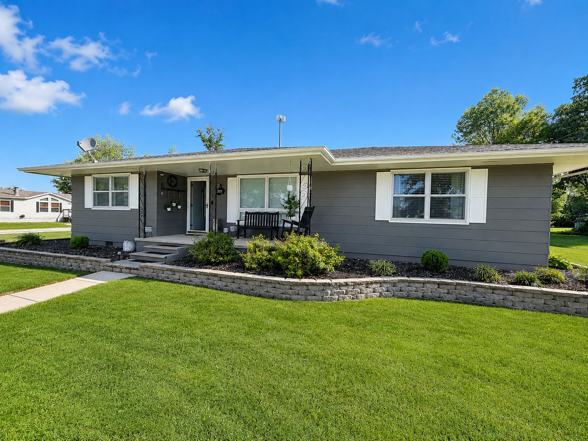312 Washington Street, Farina, IL 62838