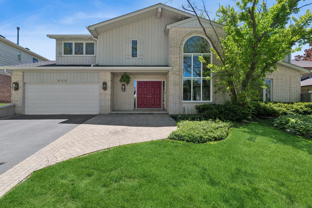 828 Woodleigh Avenue, Highland Park, IL 60035
