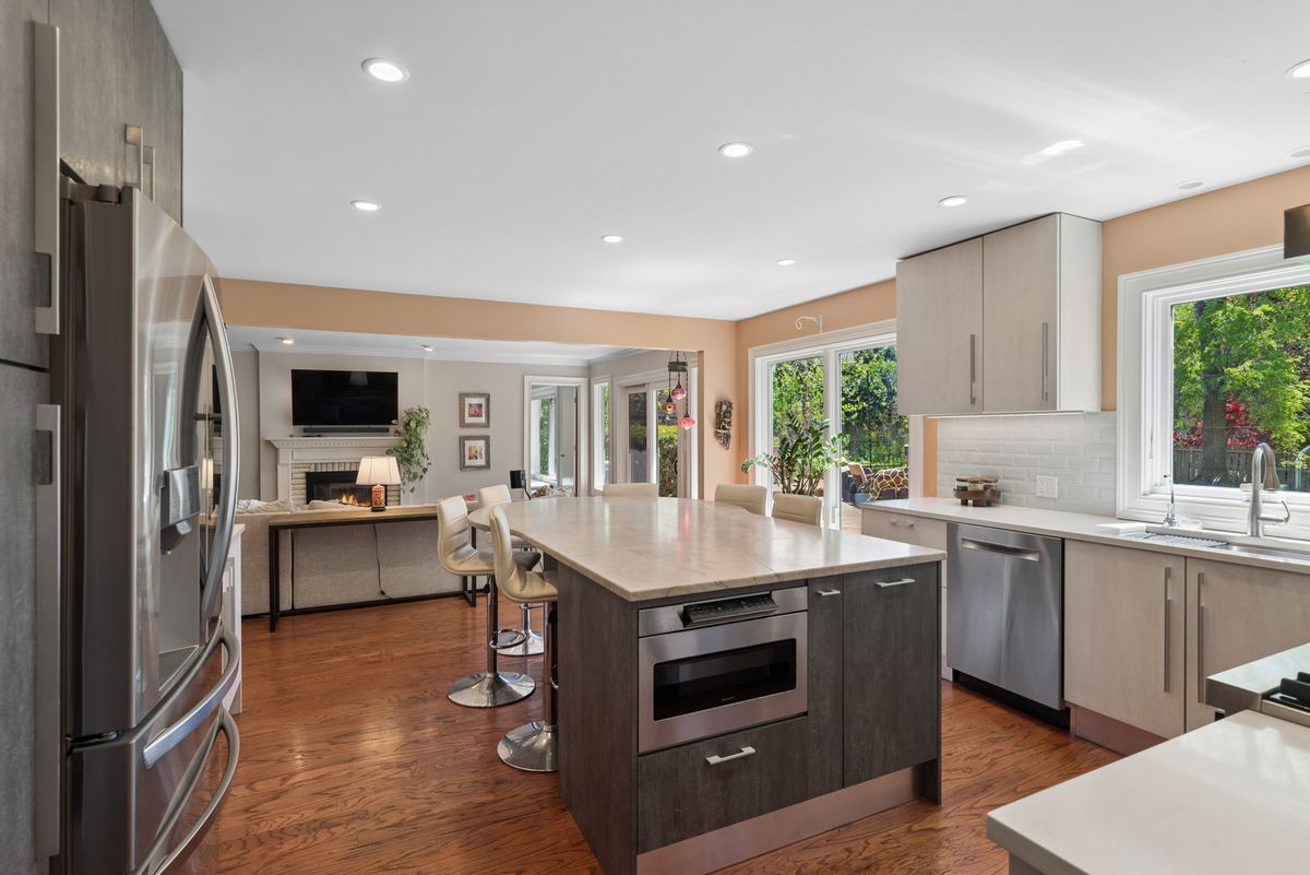 828 Woodleigh Avenue, Highland Park, IL 60035