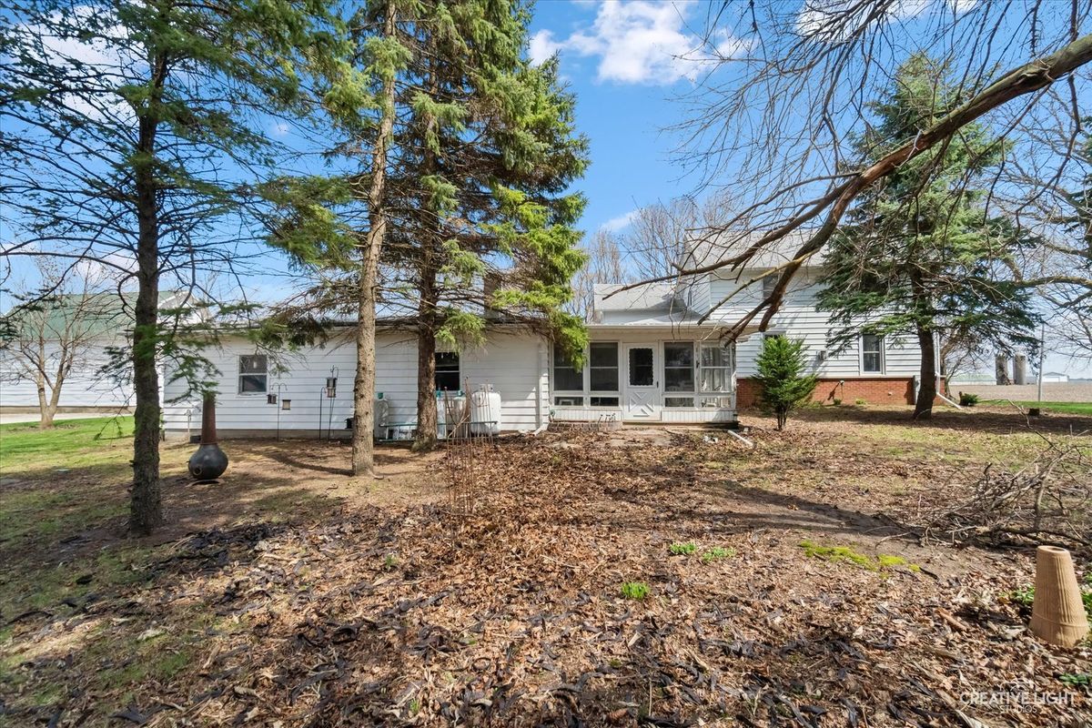 15555 McGirr Road, Hinckley, IL 60520