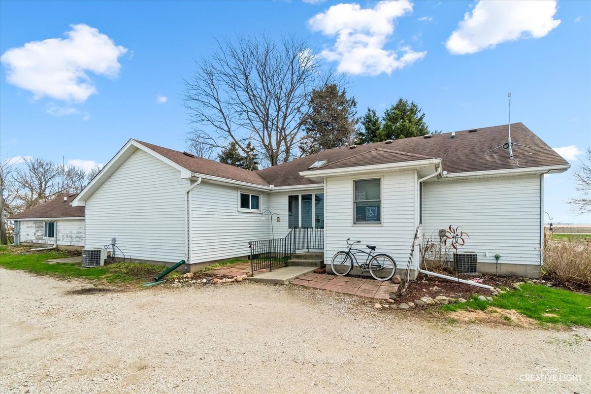 15555 McGirr Road, Hinckley, IL 60520