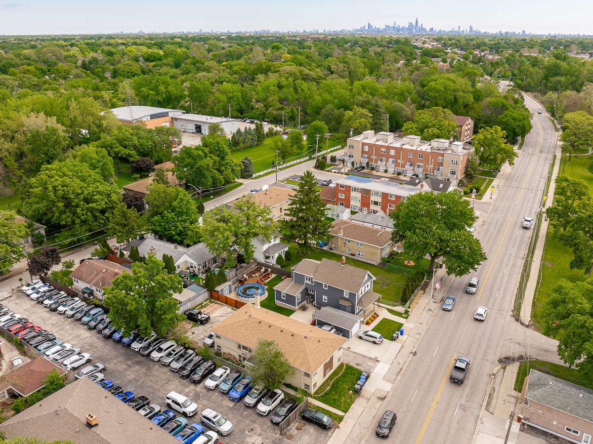 7730 Ogden Avenue, Lyons, IL 60534