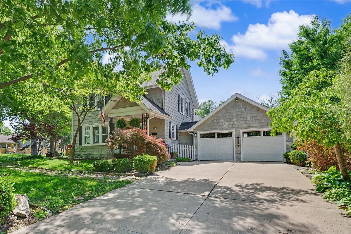 1202 Healey Street, Champaign, IL 61821