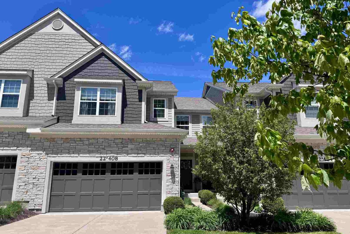 22W408 Autumn Blaze Drive, Glen Ellyn, IL 60137