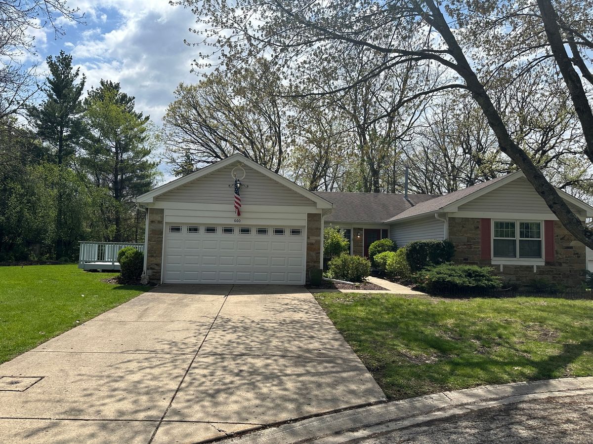 660 Juniper Circle, Algonquin, IL 60102