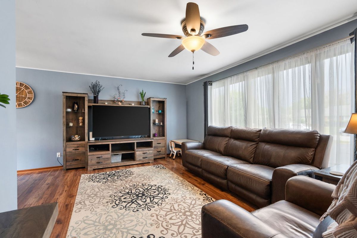 900 Carol Lane, Crete, IL 60417