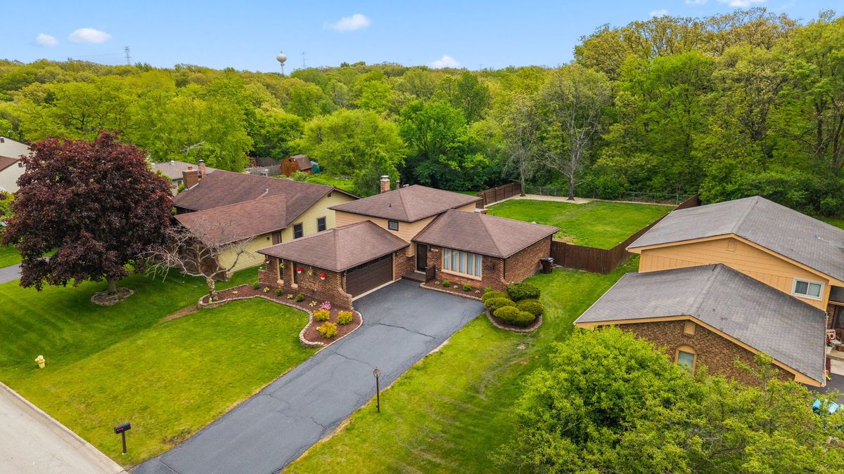 900 Carol Lane, Crete, IL 60417