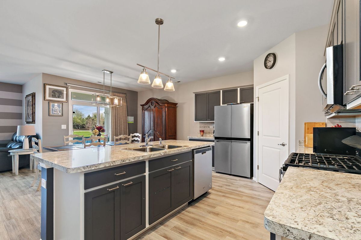979 Crestview Lane, Pingree Grove, IL 60140